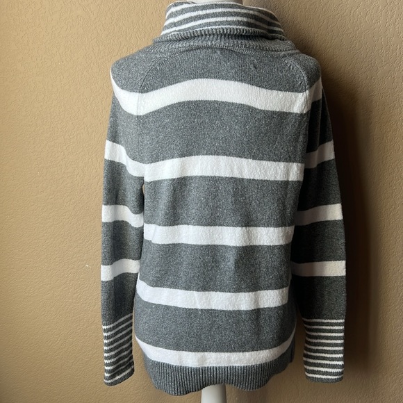 NWT Loft gray and white striped cowl neck pocket sweater tunic, size small - Picture 5 of 7